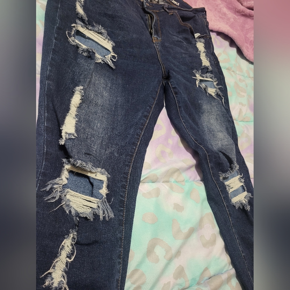 S.O.N.G Skinny distressed jeans